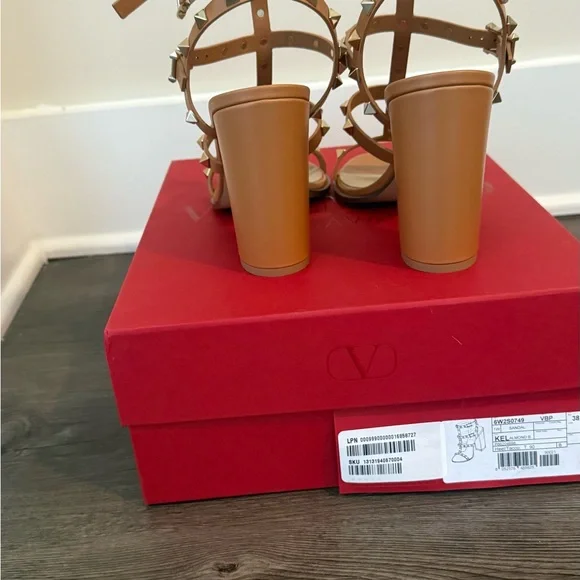 Valentino Garavani Tan Studded Sandals - Picture 4 of 12
